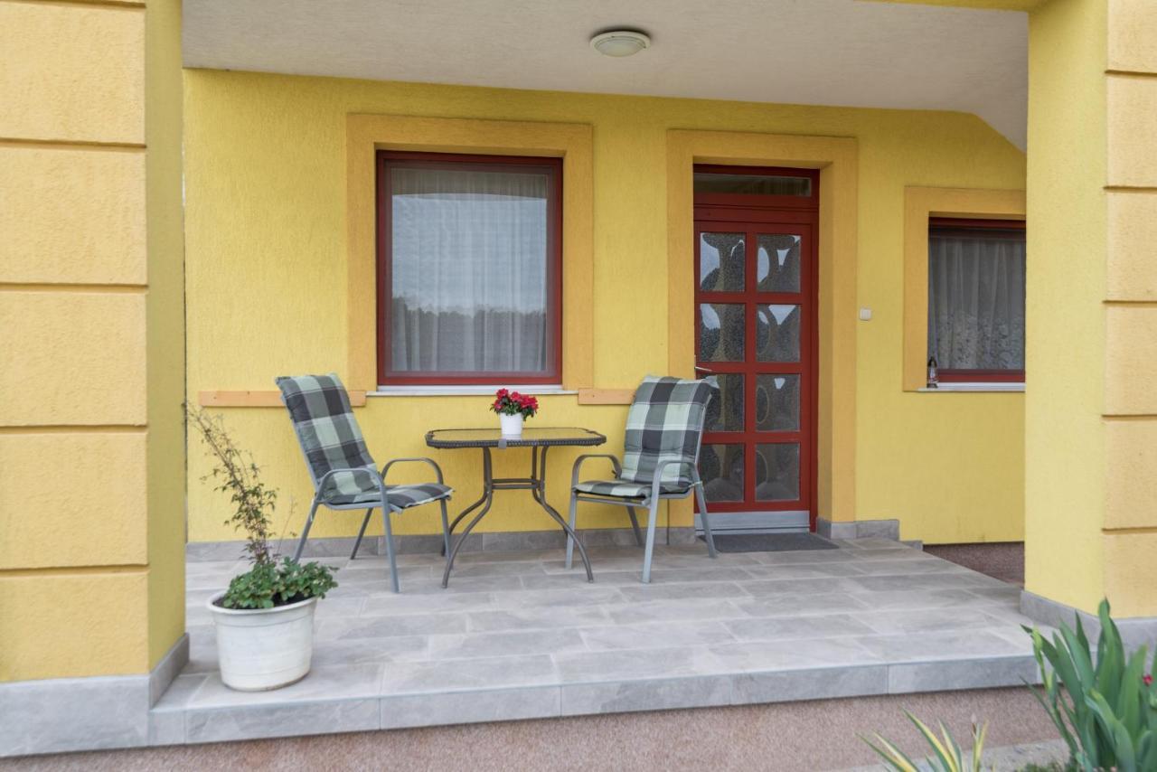 Nemes Apartmanhaz Heviz Exterior photo
