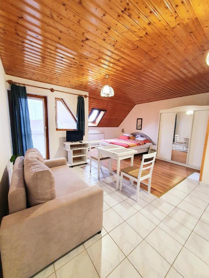 Nemes Apartmanhaz Heviz Exterior photo