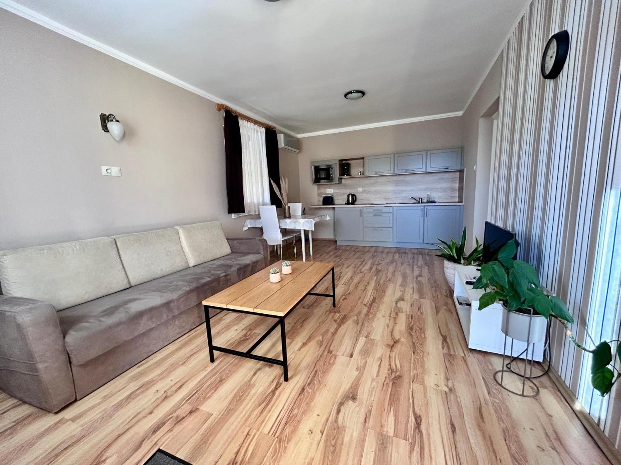 Nemes Apartmanhaz Heviz Exterior photo