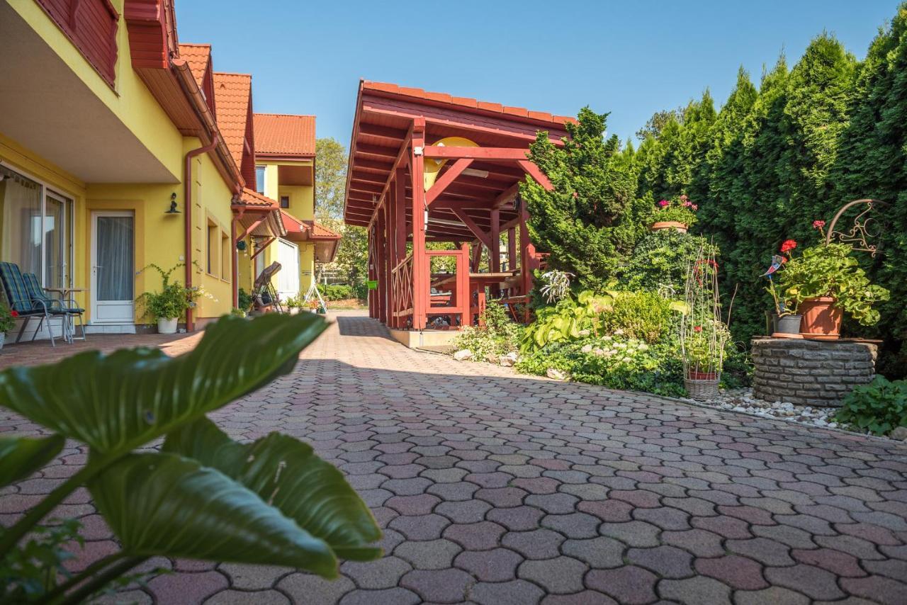 Nemes Apartmanhaz Heviz Exterior photo