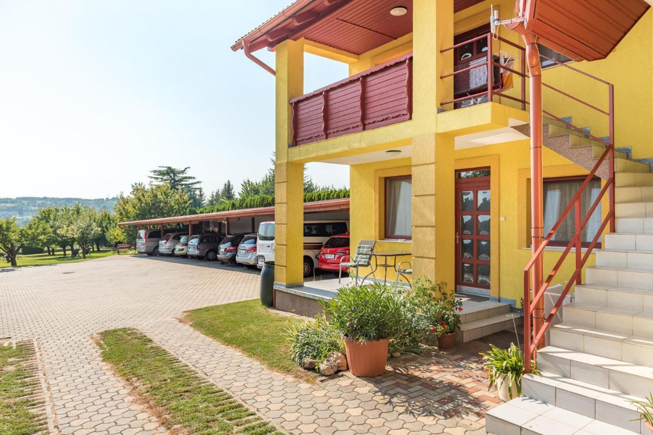 Nemes Apartmanhaz Heviz Exterior photo